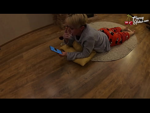 ❤️ Τρελή ξανθιά ρουφάει τεράστιο πουλί και χοροπηδάει πάνω του - πρωκτικό σεξ ❤❌ Βίντεο σεξ