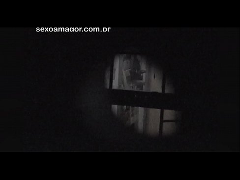 ❤️ Ξανθιά κοπέλα βιντεοσκοπήθηκε κρυφά από ηδονοβλεψία της γειτονιάς κρυμμένο πίσω από κούφια τούβλα ❤❌ Βίντεο σεξ